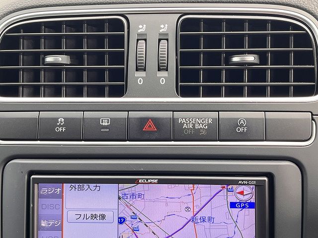 VOLKSWAGEN POLO 2012 Image 31