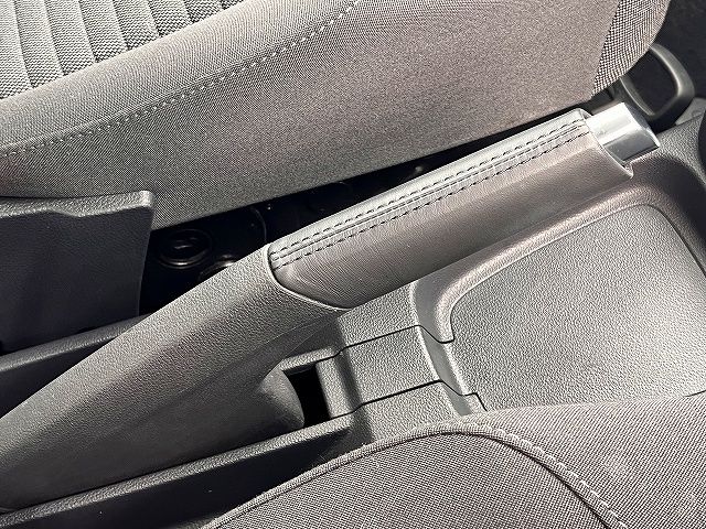 VOLKSWAGEN POLO 2012 Image 31