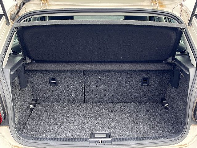 VOLKSWAGEN POLO 2012 Image 31