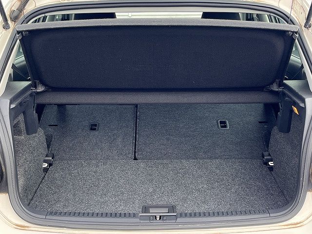 VOLKSWAGEN POLO 2012 Image 31