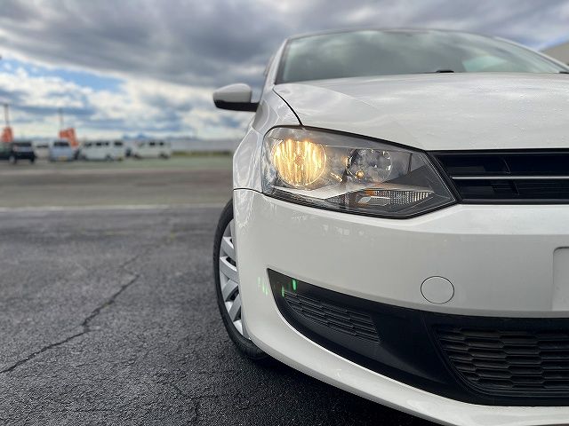 VOLKSWAGEN POLO 2012 Image 31