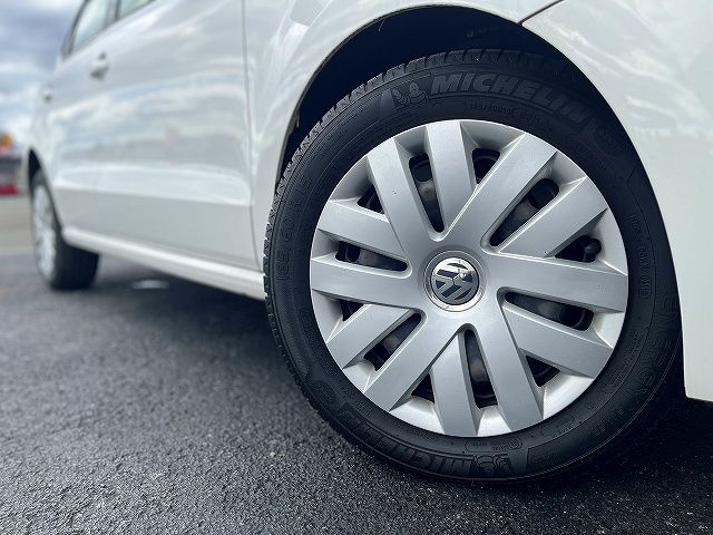 VOLKSWAGEN POLO 2012 Image 31