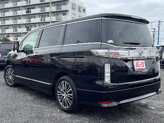 NISSAN ELGRAND 2015 Image 31