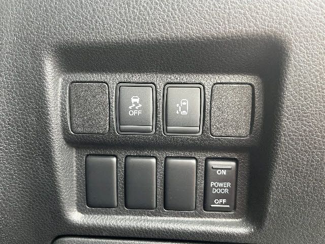 NISSAN ELGRAND 2015 Image 31