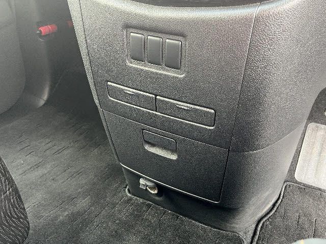 NISSAN ELGRAND 2015 Image 31