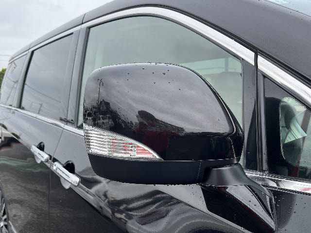 NISSAN ELGRAND 2015 Image 31