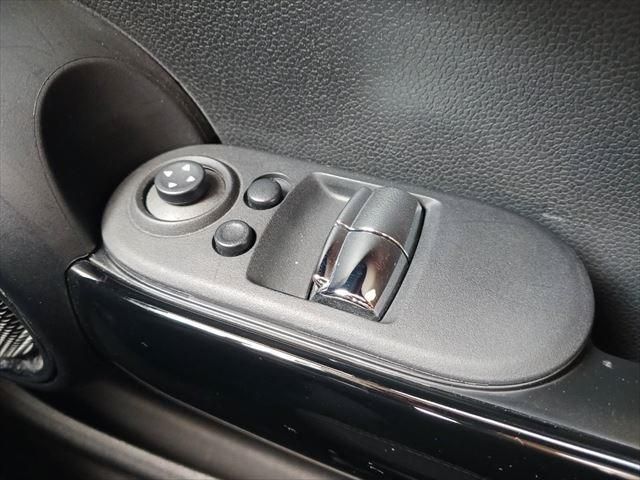 BMW MINI COOPER S 2015 Image 31