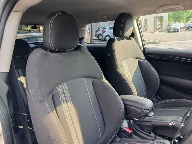 BMW MINI COOPER S 2015 Image 31