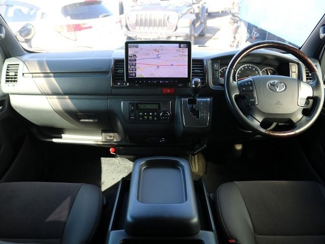 TOYOTA HIACE VAN 4WD 2019 Image 31