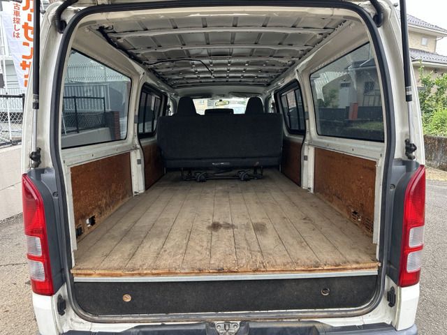 TOYOTA HIACE VAN 2WD 2004 Image 31