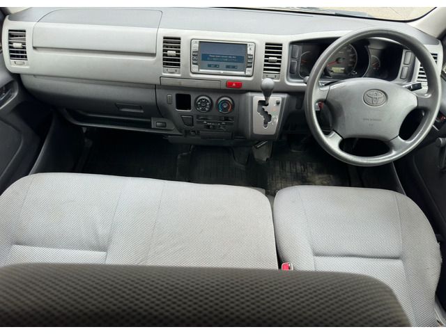 TOYOTA HIACE VAN 2WD 2004 Image 31