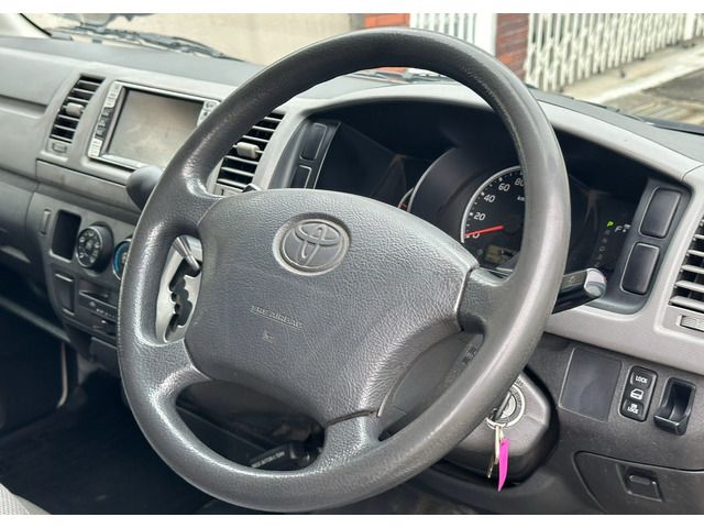 TOYOTA HIACE VAN 2WD 2004 Image 31