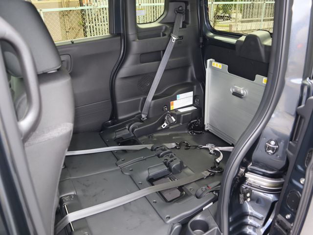 HONDA N BOX CUSTOM 2024 Image 31