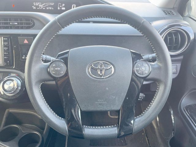 TOYOTA AQUA 2015 Image 31