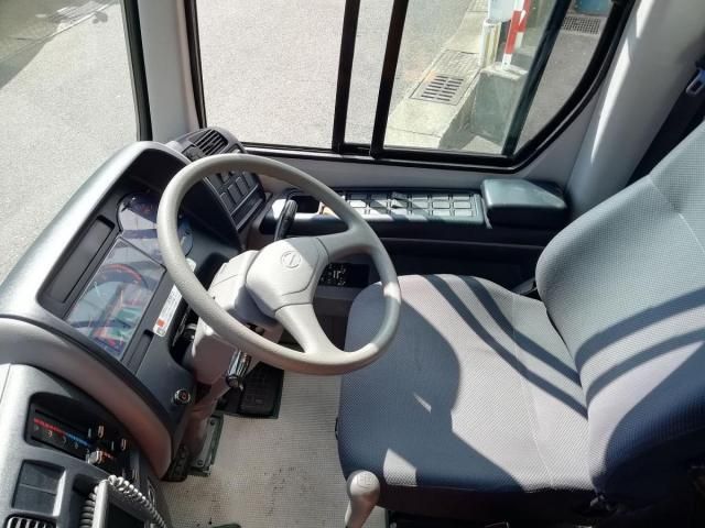 HINO MELPHA 2013 Image 31