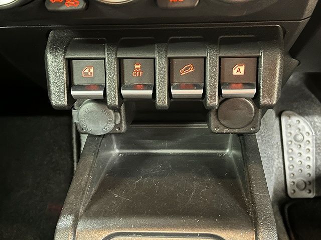 SUZUKI JIMNY 4WD 2024 Image 31