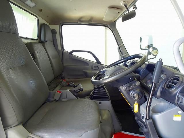 HINO DUTRO 2017 Image 31