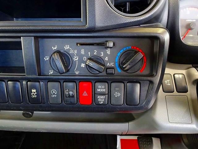 HINO DUTRO 2017 Image 31