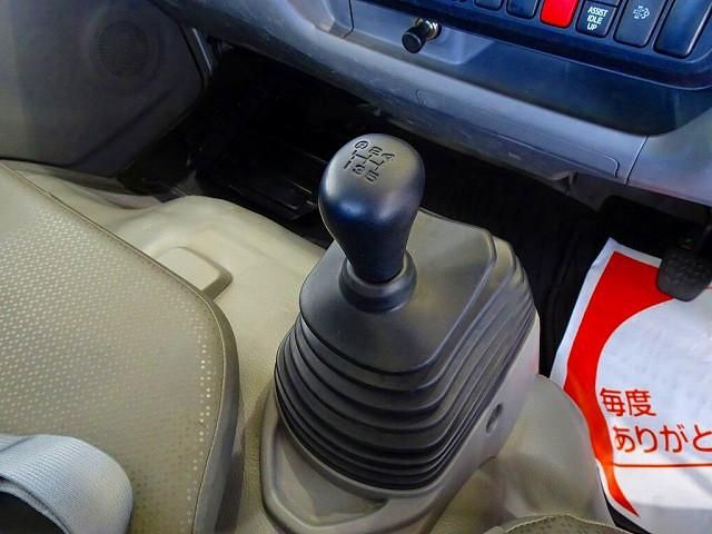 HINO DUTRO 2017 Image 31