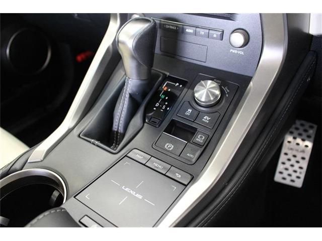 TOYOTA LEXUS NX300H AWD 2018 Image 31