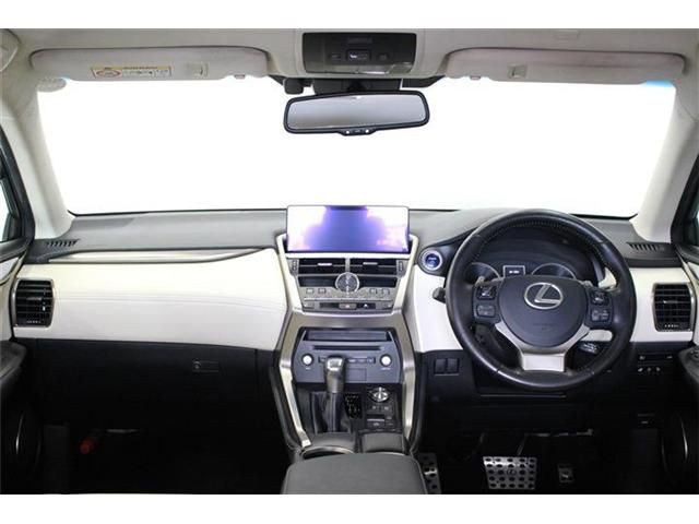 TOYOTA LEXUS NX300H AWD 2018 Image 31