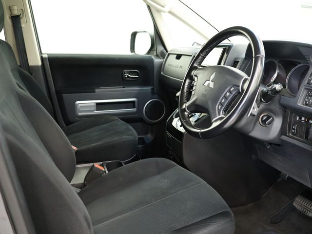 MITSUBISHI DELICA D:5 2WD 2017 Image 31