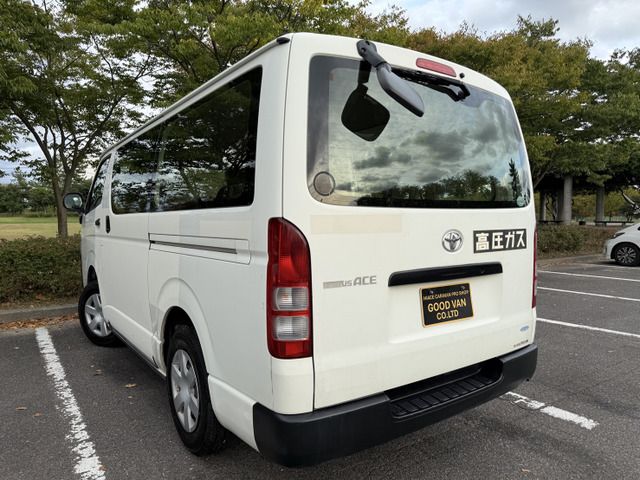 TOYOTA HIACE VAN 4WD 2014 Image 31