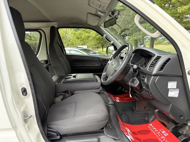 TOYOTA HIACE VAN 4WD 2014 Image 31