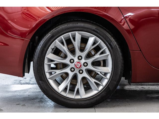 JAGUAR XFSERIES 2013 Image 31