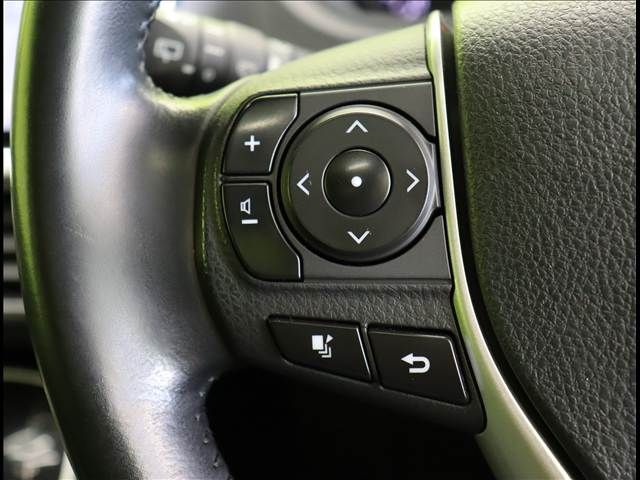 TOYOTA VOXY 2017 Image 31