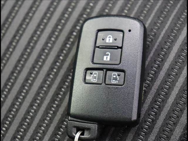 TOYOTA VOXY 2017 Image 31