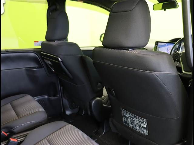 TOYOTA VOXY 2017 Image 31