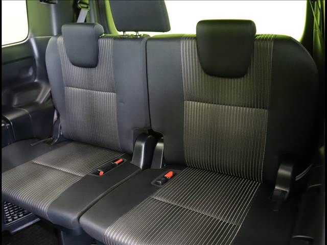 TOYOTA VOXY 2017 Image 31