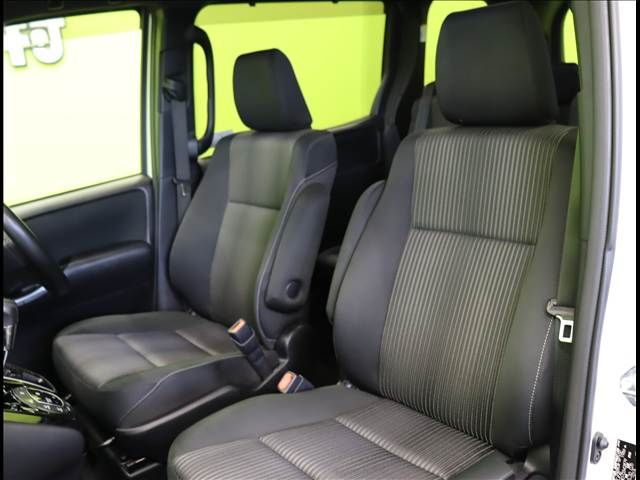 TOYOTA VOXY 2017 Image 31