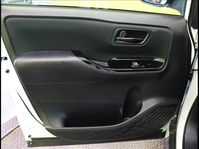 TOYOTA VOXY 2017 Image 31