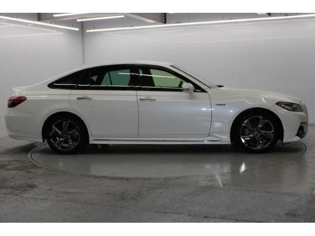 TOYOTA CROWN SEDAN HYBRID 2018 Image 31