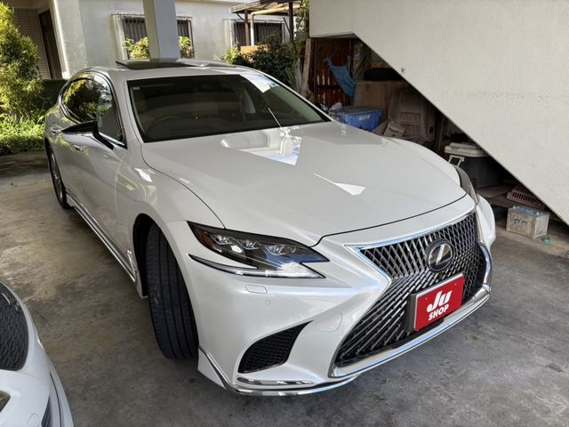 TOYOTA LEXUS LS500H 2017 Image 31