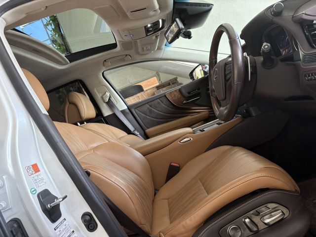 TOYOTA LEXUS LS500H 2017 Image 31