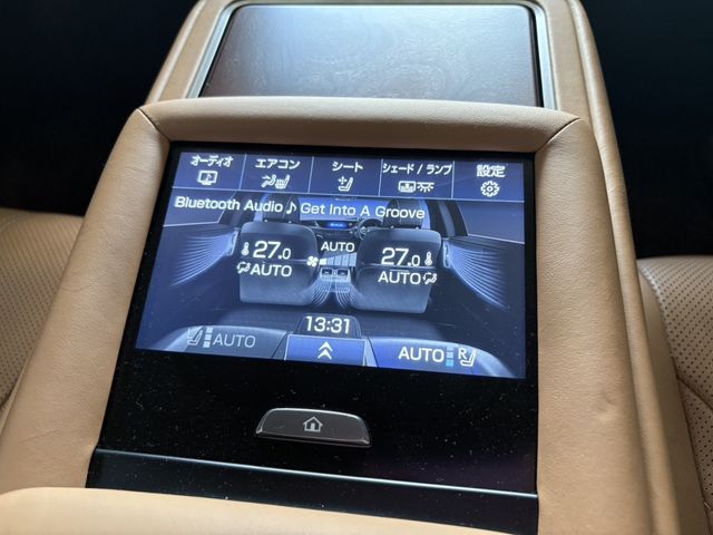 TOYOTA LEXUS LS500H 2017 Image 31