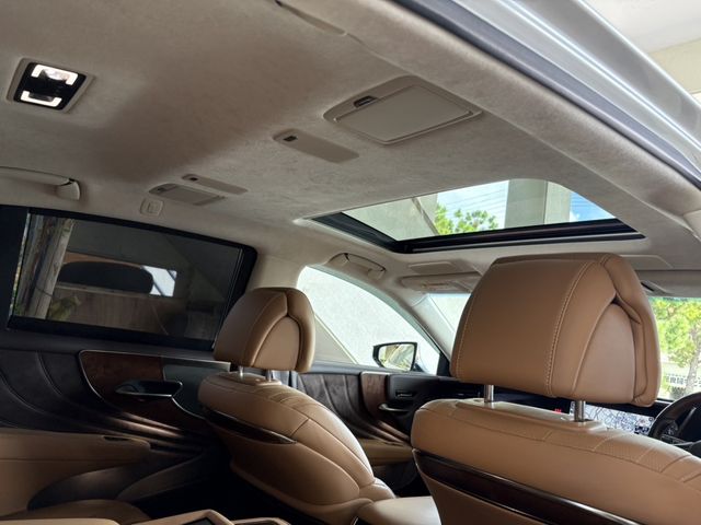 TOYOTA LEXUS LS500H 2017 Image 31