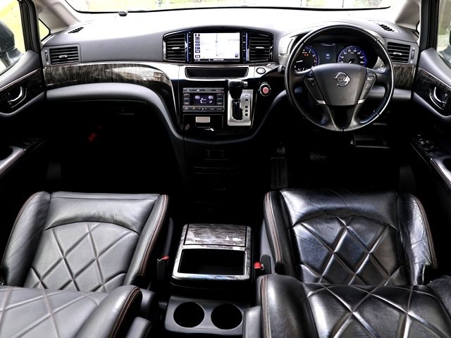 NISSAN ELGRAND 2016 Image 31
