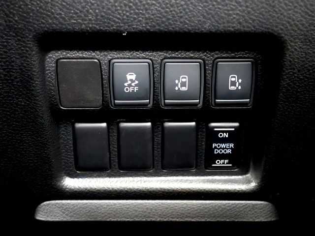 NISSAN ELGRAND 2016 Image 31