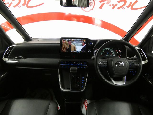 TOYOTA NOAH 4WD 2023 Image 31