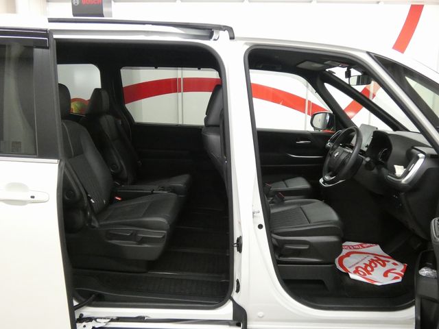 TOYOTA NOAH 4WD 2023 Image 31