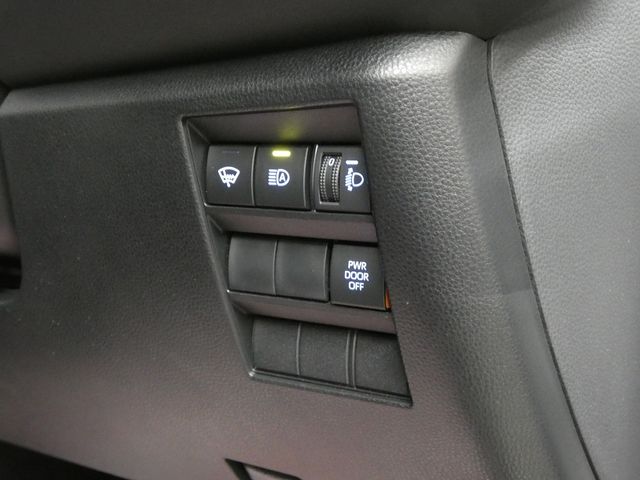 TOYOTA NOAH 4WD 2023 Image 31