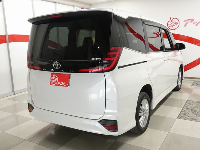 TOYOTA NOAH 4WD 2023 Image 31