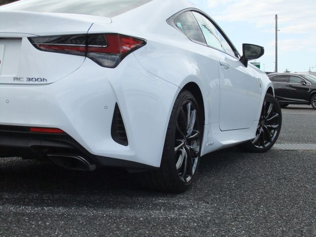 TOYOTA LEXUS RC300H 2021 Image 31