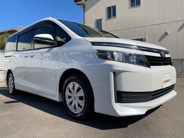 TOYOTA VOXY 2014 Image 31