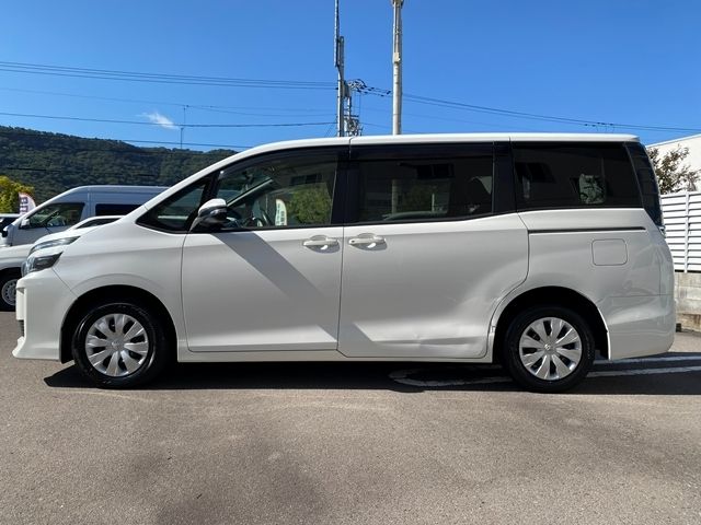 TOYOTA VOXY 2014 Image 31
