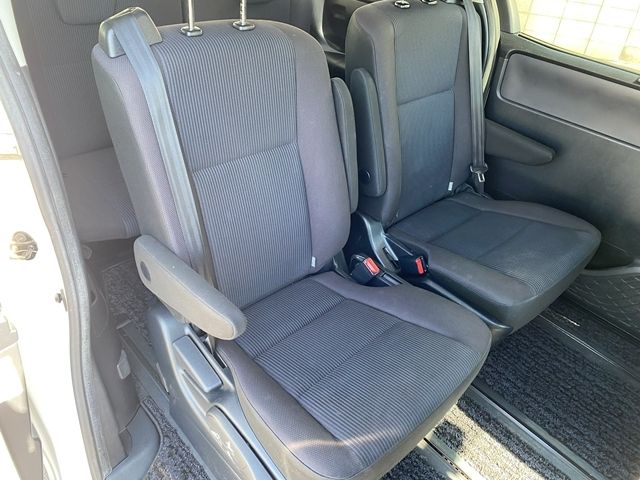 TOYOTA VOXY 2014 Image 31